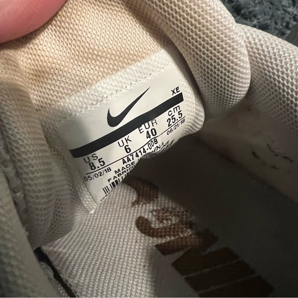 Nike sneakers - Picture 4 of 10